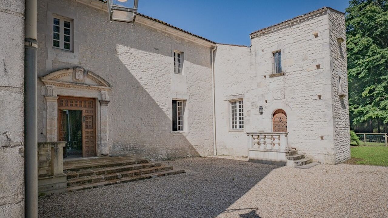 maison 12 pièces 420 m2 à vendre à Cognac (16100)