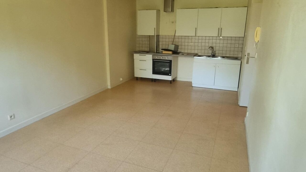 appartement 2 pièces 49 m2 à vendre à Saint-Étienne-du-Bois (01370)