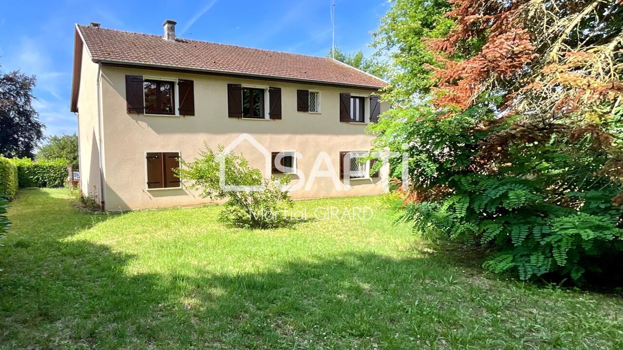 maison 5 pièces 135 m2 à vendre à Mehun-sur-Yèvre (18500)