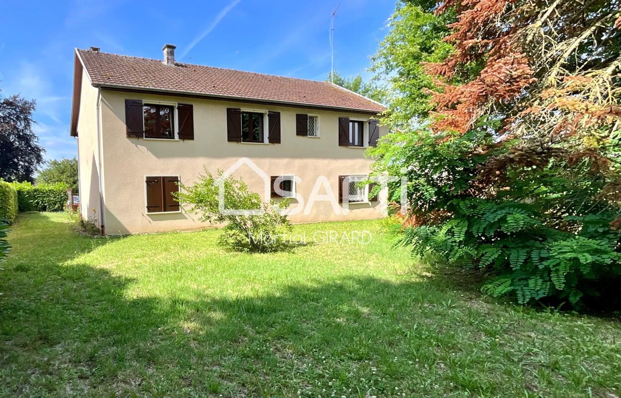 maison 5 pièces 135 m2 à vendre à Mehun-sur-Yèvre (18500)