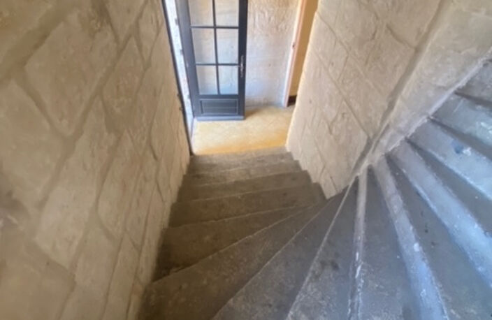 BEAUCAIRE  CENTRE,  bel immeuble  471  m2 , avec  patio de 3 — photo 4