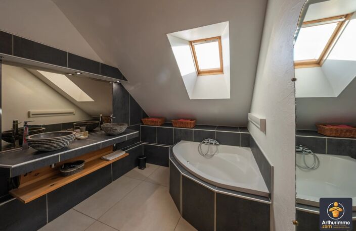 ENSEMBLE IMMOBILIER D’EXCEPTION – GÎTES DE PRESTIGE + RÉSIDENCE PRINCIPALE — photo 3