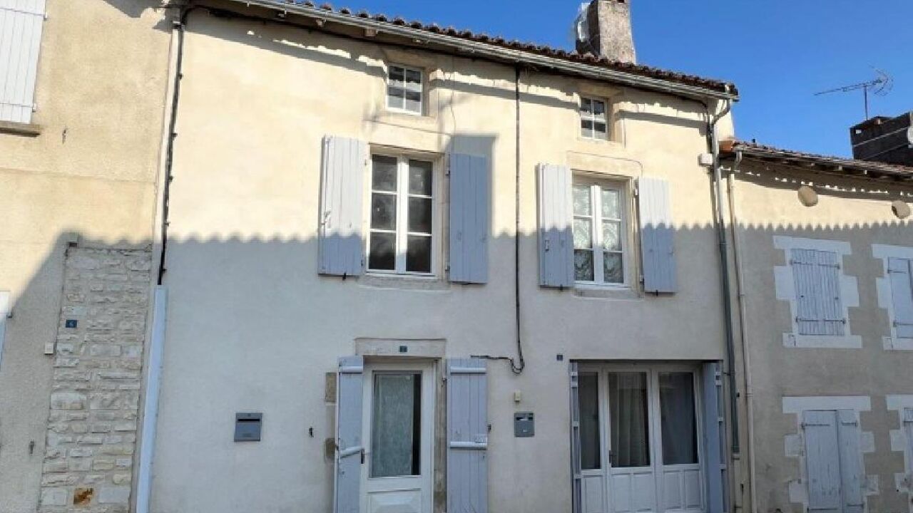 maison 6 pièces 154 m2 à vendre à Champagne-Mouton (16350)