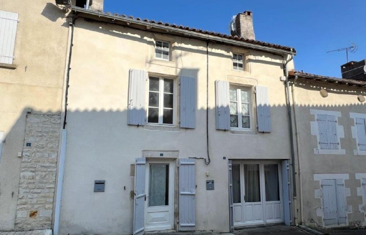 maison 6 pièces 154 m2 à vendre à Champagne-Mouton (16350)