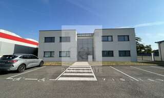 Bureau  380 m² à louer à Saint-Pierre-de-Chandieu (69780)