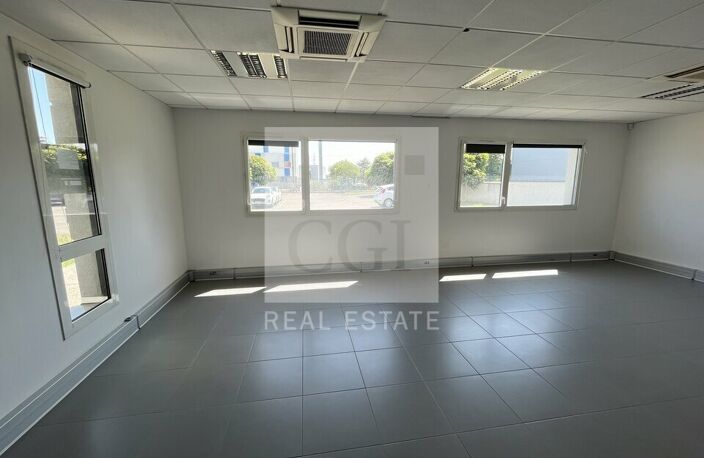 BUREAUX à LOUER — photo 2