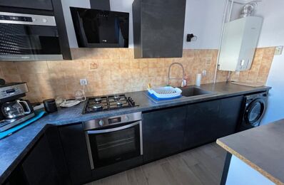 vente appartement 180 000 € à proximité de Maubec (84660)