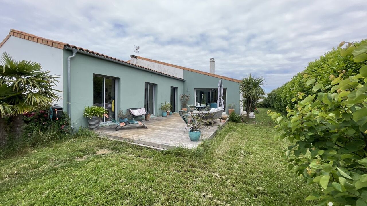 maison 8 pièces 197 m2 à vendre à Nieul-sur-Mer (17137)