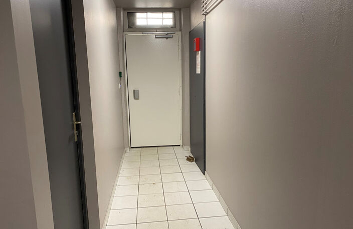 Appartement 3 pièces de 73,99 m2, balcon, vendu loué 17 Rue pêcherie 26100 ROMANS SUR ISERE — photo 5