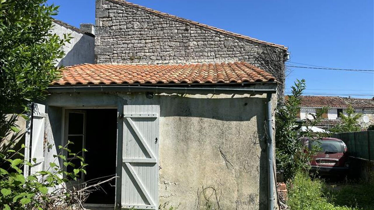 maison 2 pièces 65 m2 à vendre à Douzat (16290)