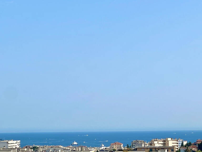 CANNET LIMITE CANNES T4 DE 110M2 REFAIT A NEUF TERRASSE PISI — photo 1