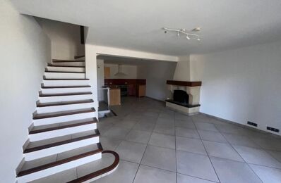 location maison 995 € CC /mois à proximité de Meyrargues (13650)