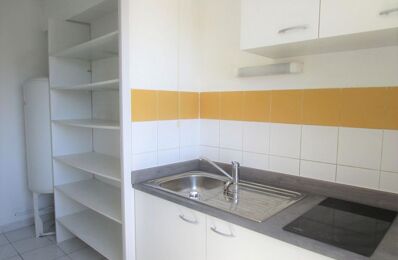 location appartement 565 € CC /mois à proximité de Les Angles (30133)