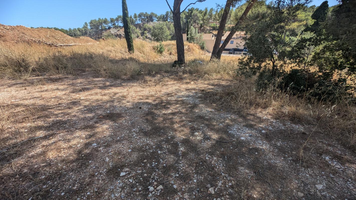 Photo A vendre terrain constructible de 2000m² secteur prisé de Châ... image 2/4