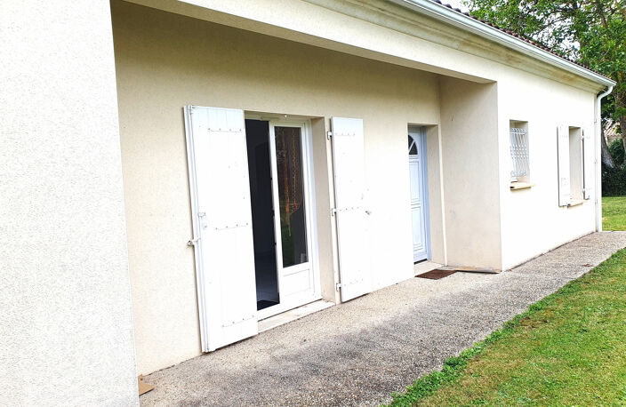 Vente maison 4 pièces 96 m² Préguillac (17460) — photo 2