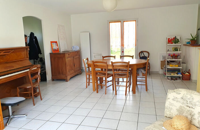 Vente maison 4 pièces 96 m² Préguillac (17460) — photo 3