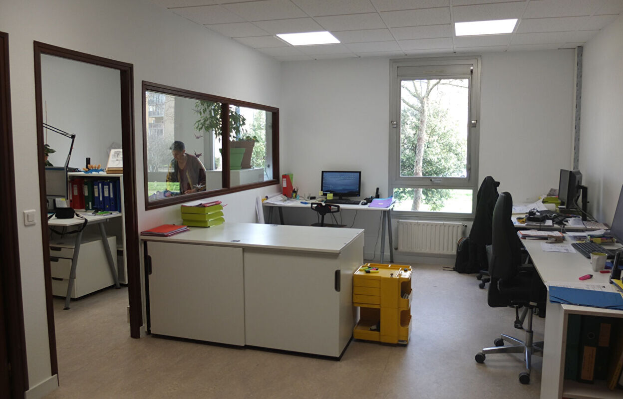 bureau  pièces 50 m2 à louer à Rennes (35200)