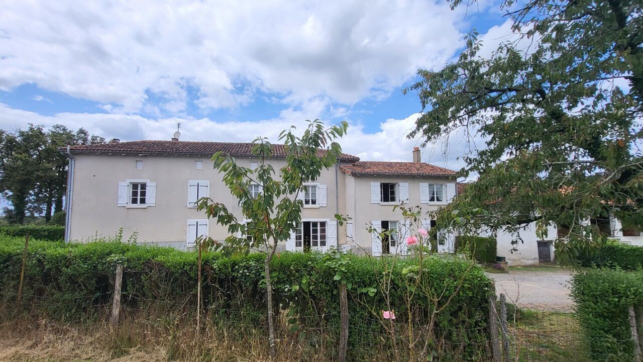 maison 6 pièces 174 m2 à vendre à Chabrac (16150)