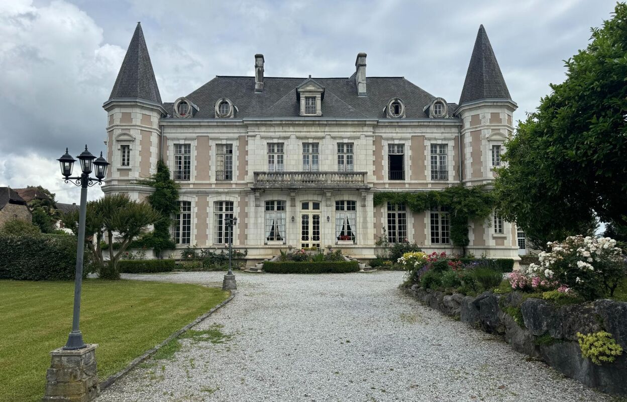 maison 40 pièces 682 m2 à vendre à Sus (64190)