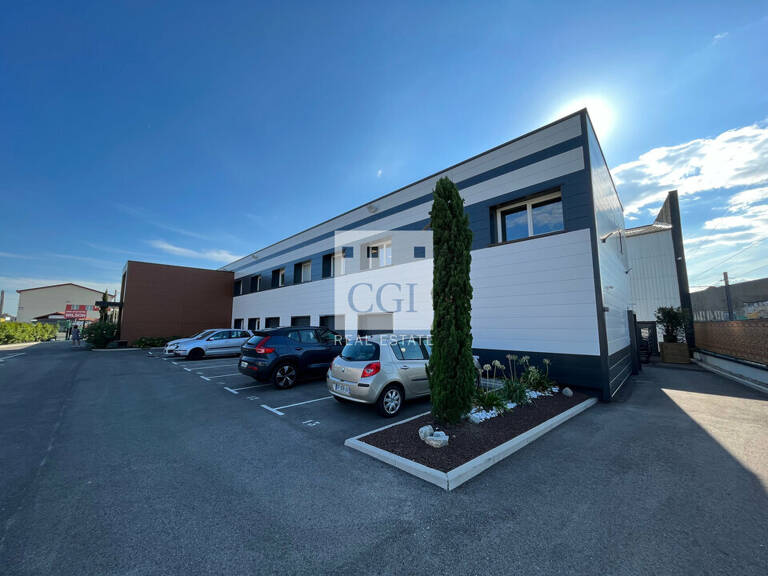 BUREAUX à LOUER — photo 1