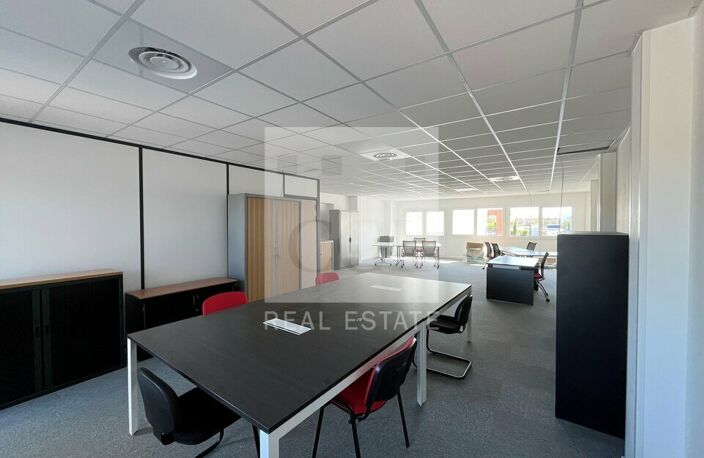 BUREAUX à LOUER — photo 3
