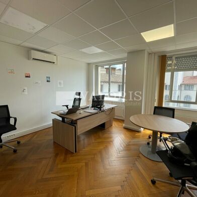 Bureau 85 m²