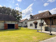 Maison, dépendances et chênaie sur 3100m2 — photo 4