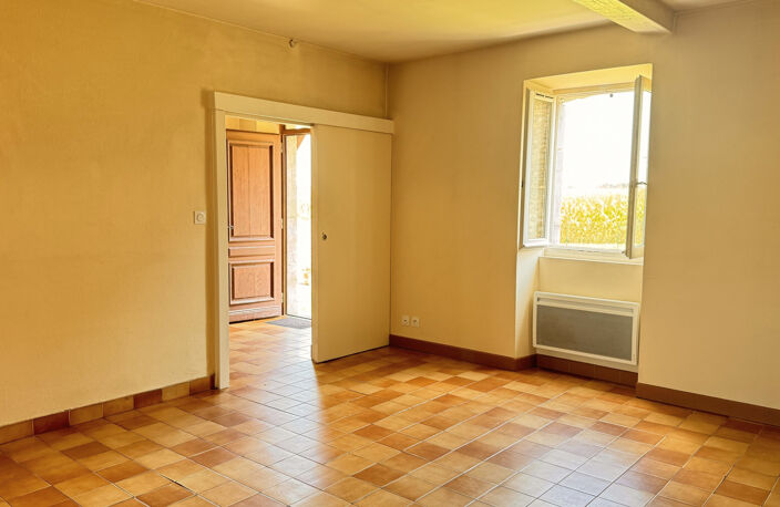 Maison, dépendances et chênaie sur 3100m2 — photo 5
