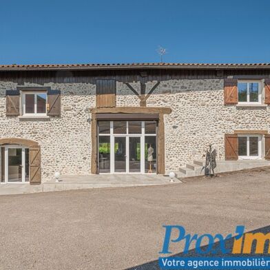 Maison 8 pièces 334 m²