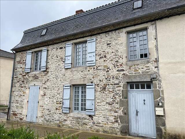 Maison de bourg de 6 pièces principales — photo du bien