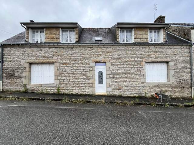 Maison en pierre de 4 pièces principales — photo du bien