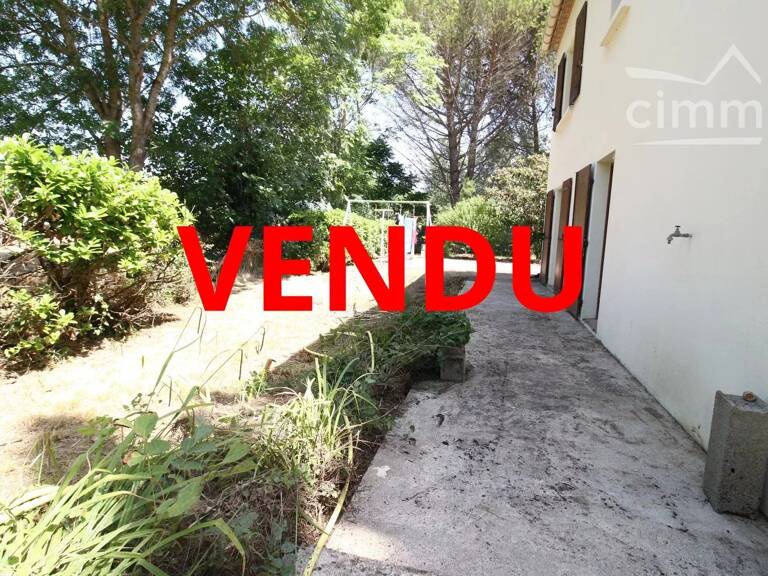 SOUS COMPROMIS une villa avec un jardin et un garage — photo 1