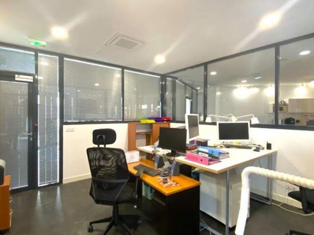 Local commercial Plaisance Du Touch de 135 m2 — photo du bien