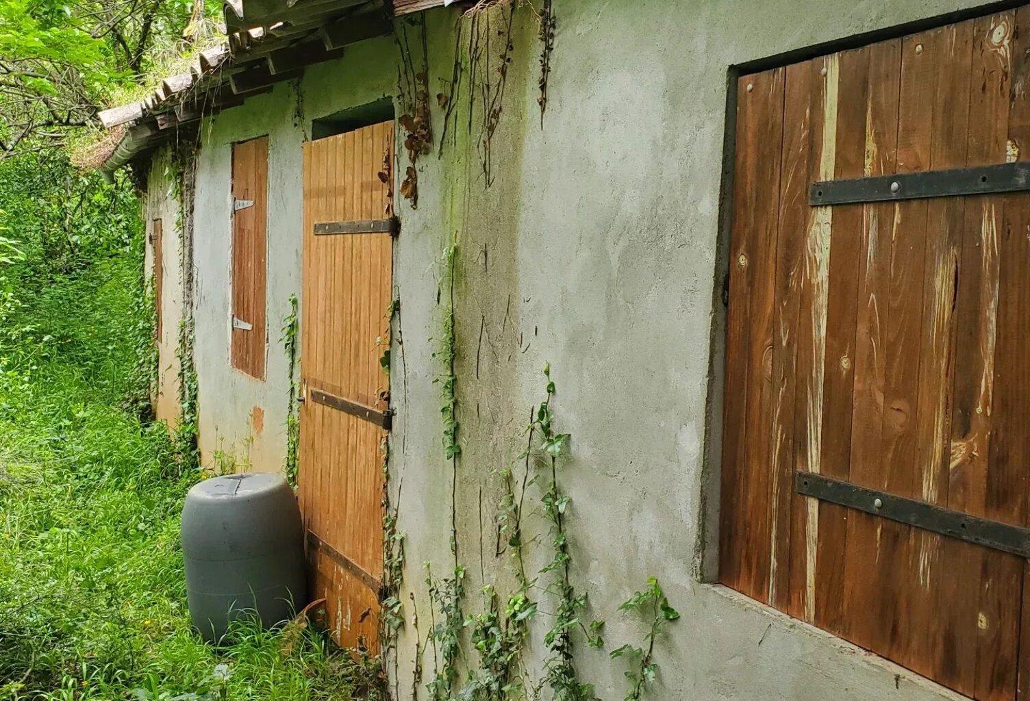A vendre magnifique terrain bordé par un ruisseau au milieu des — photo 1
