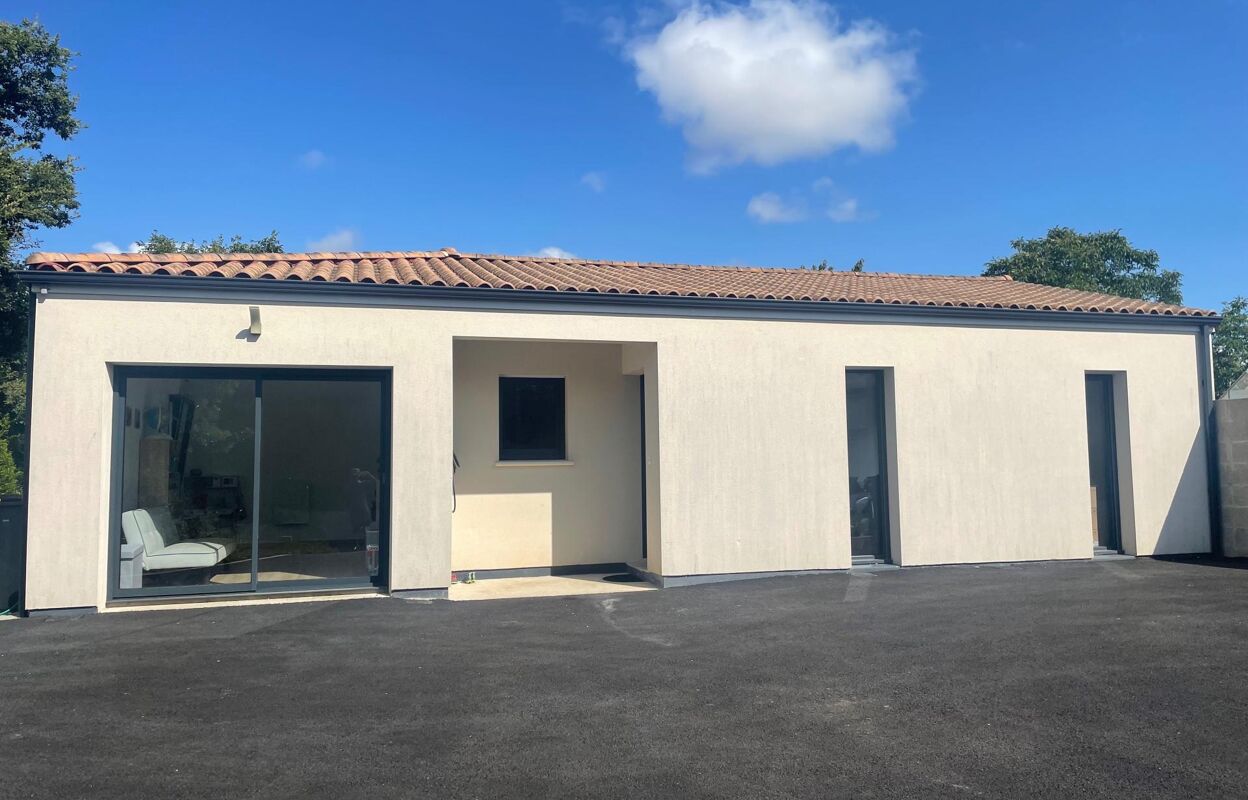 maison 5 pièces 119 m2 à vendre à Vouillé (79230)