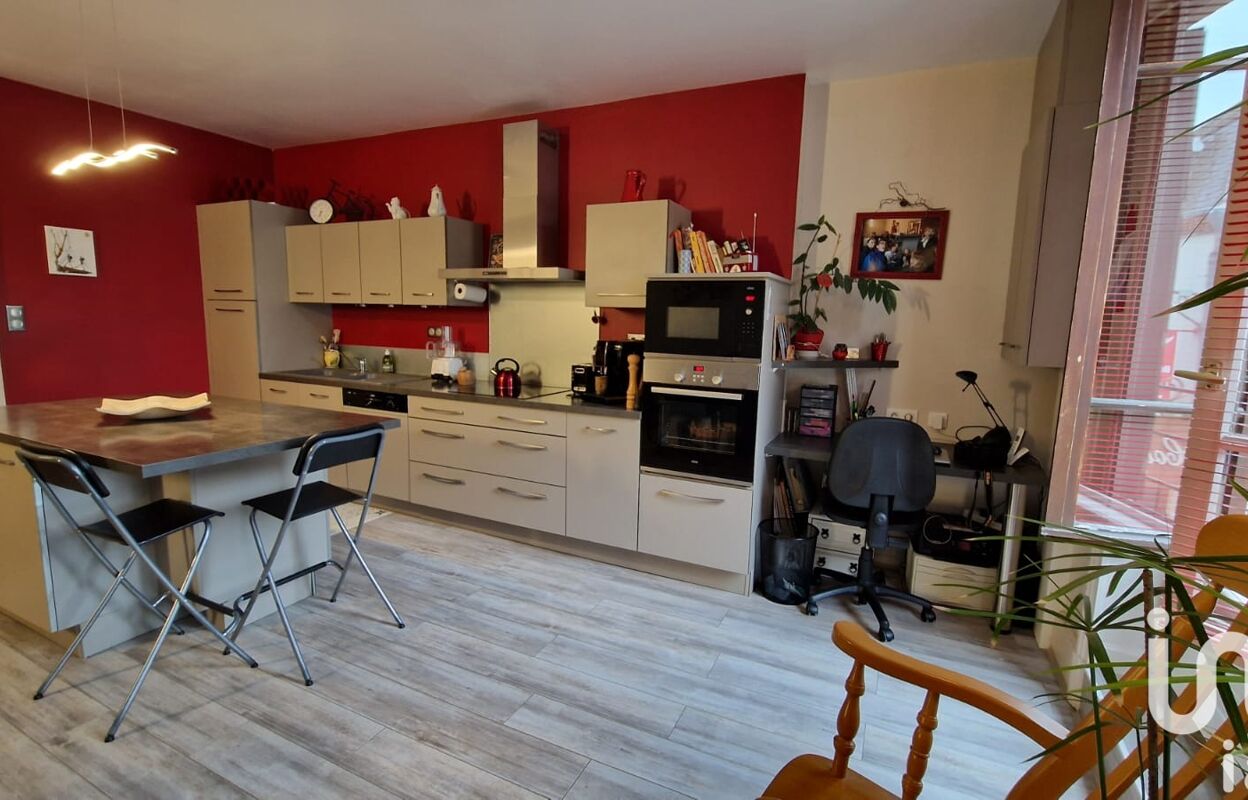 immeuble  pièces 121 m2 à vendre à Pionsat (63330)