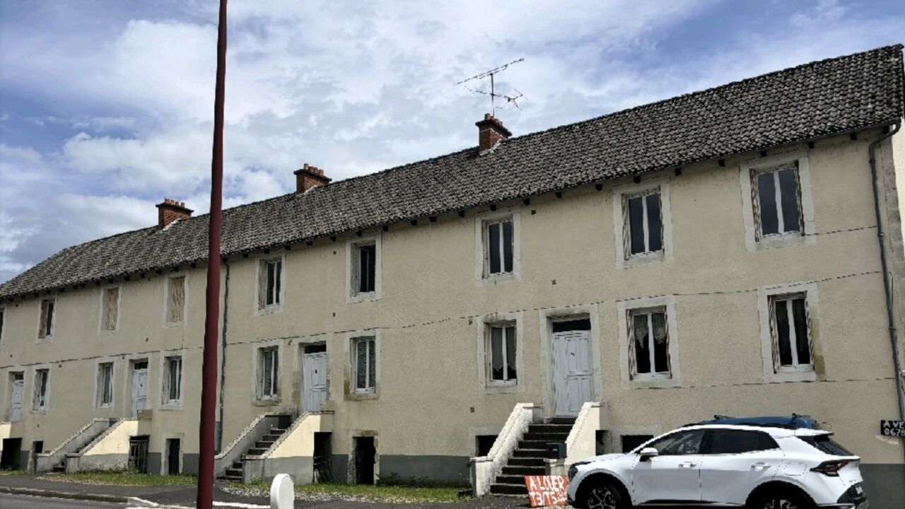 immeuble  pièces 520 m2 à vendre à Ydes (15210)