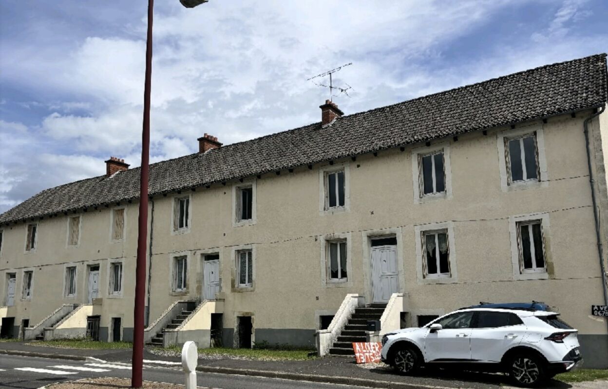 immeuble  pièces 520 m2 à vendre à Ydes (15210)