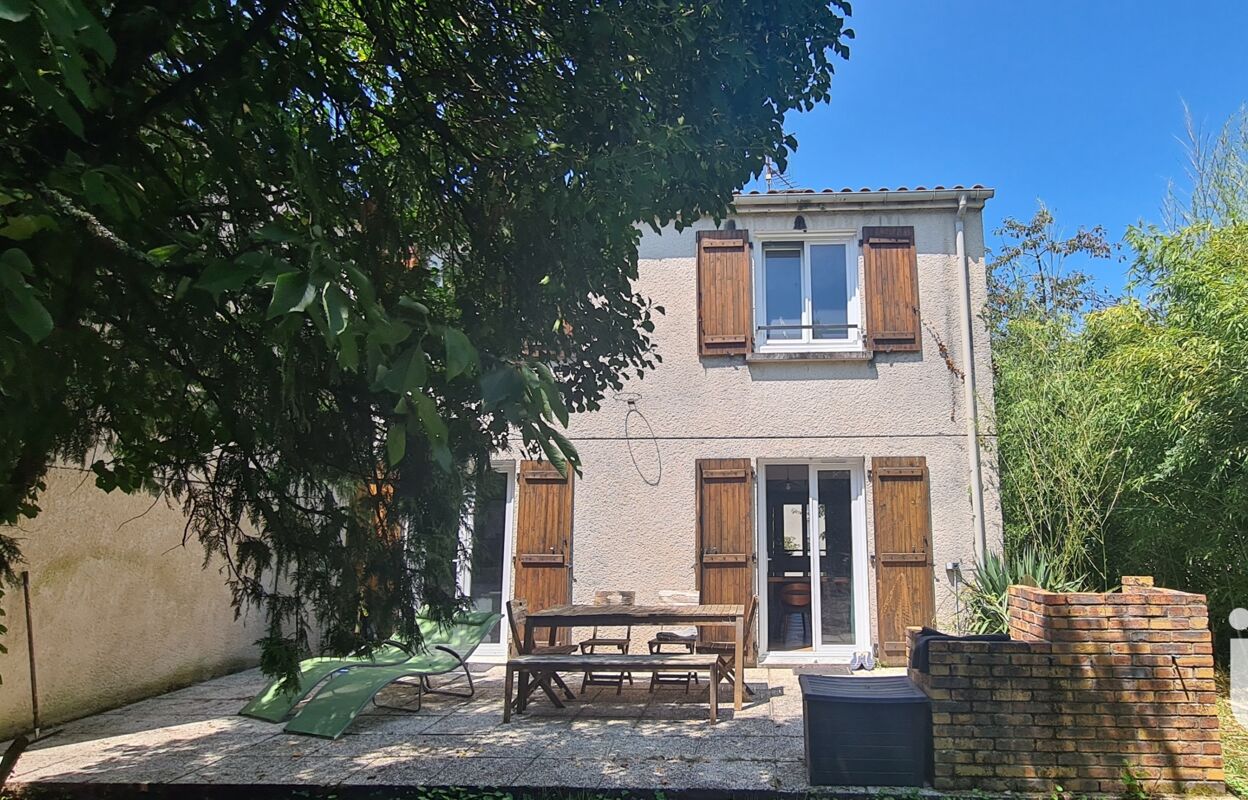 maison 6 pièces 110 m2 à vendre à Gond-Pontouvre (16160)