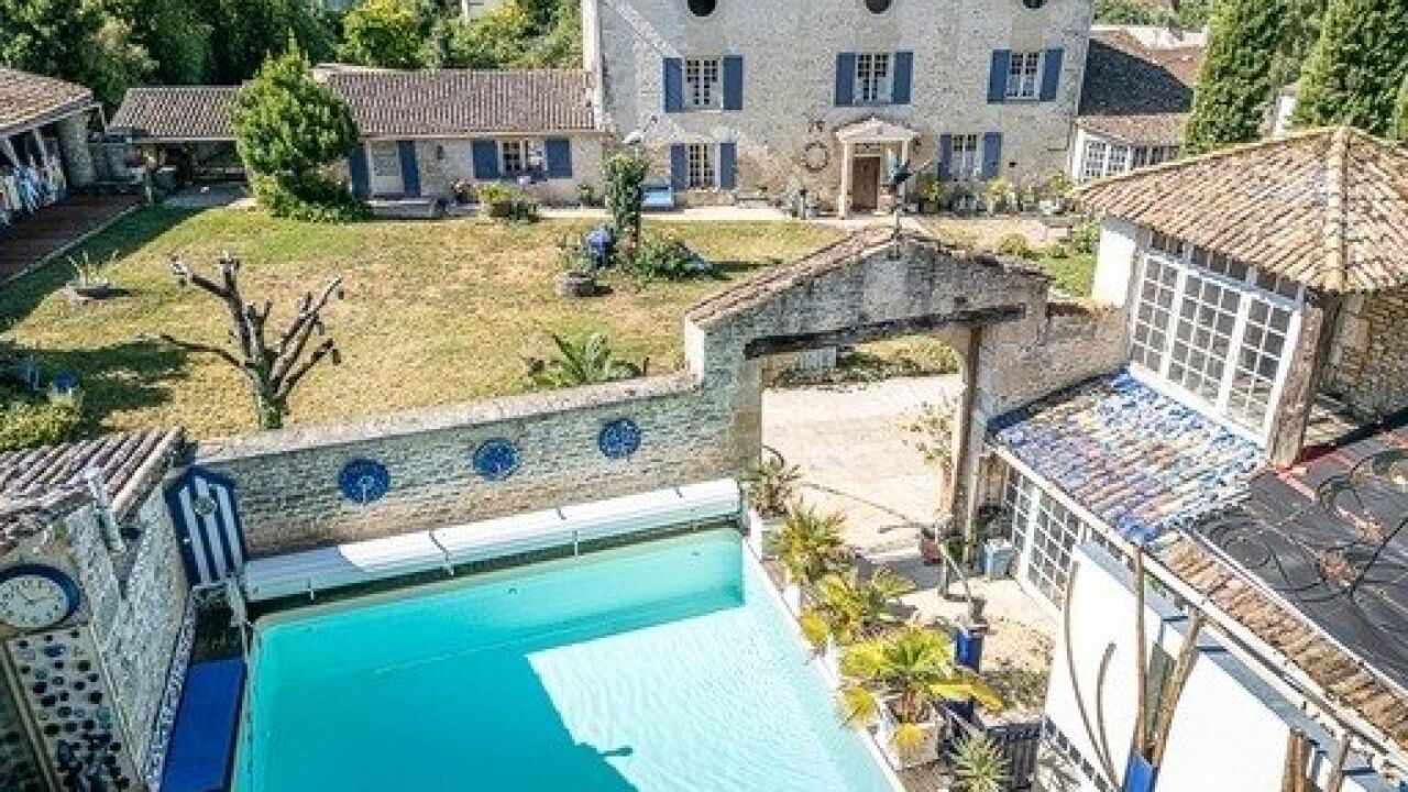 maison 9 pièces 349 m2 à vendre à La Crèche (79260)