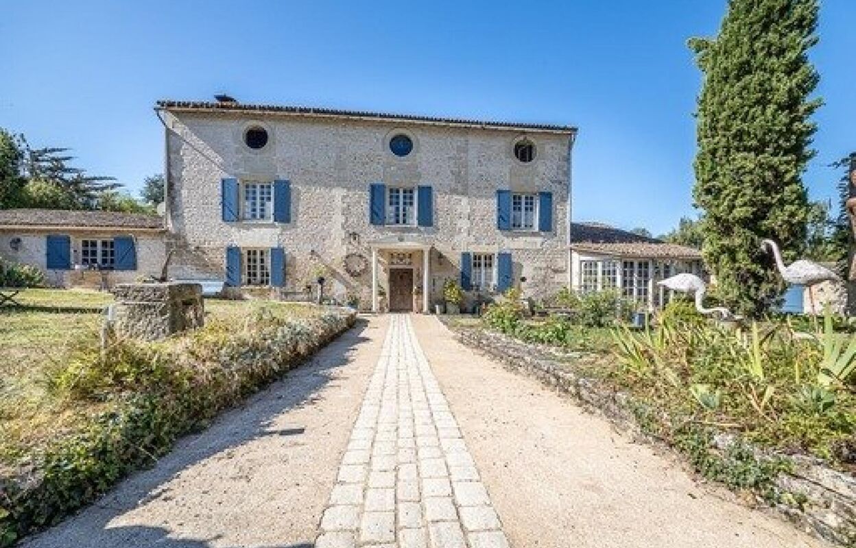 maison 9 pièces 349 m2 à vendre à La Crèche (79260)