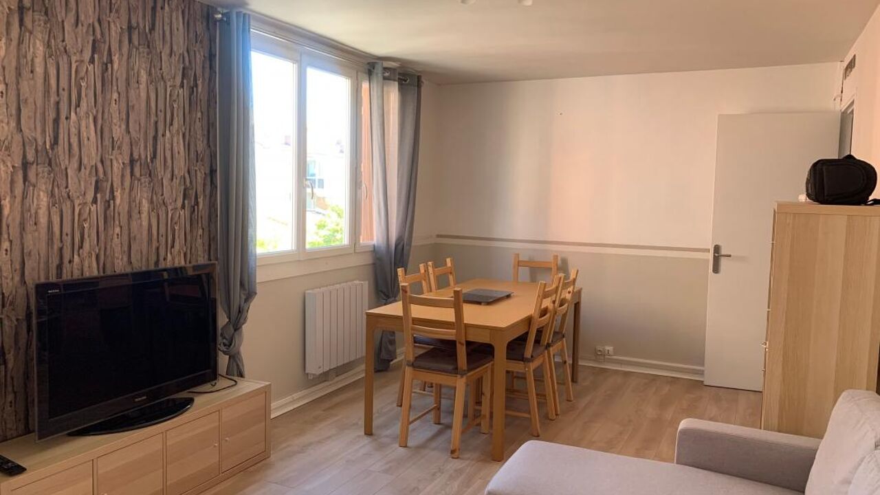 appartement 3 pièces 65 m2 à louer à Nîmes (30000)