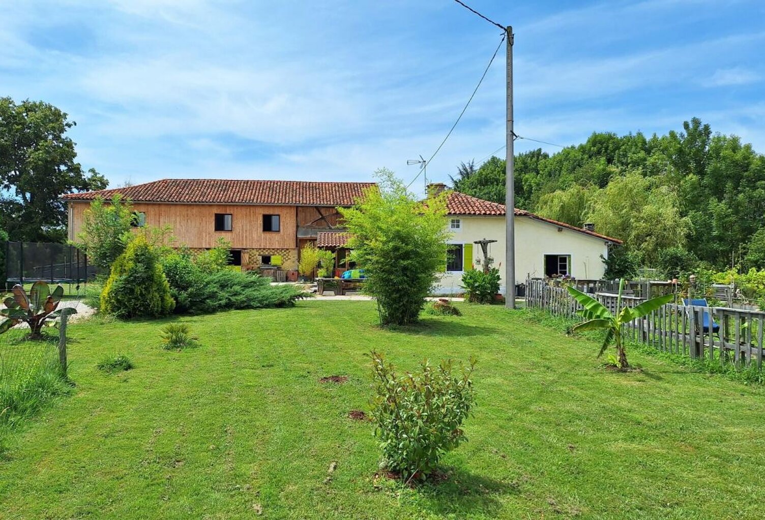A vendre sur le secteur de Masseube: Charmante maison de caractère dans le Gers avec vues panoramiques et appartement moderne. A quelques minutes des écoles, du lac et plus encore. A voir absolument! — photo 1