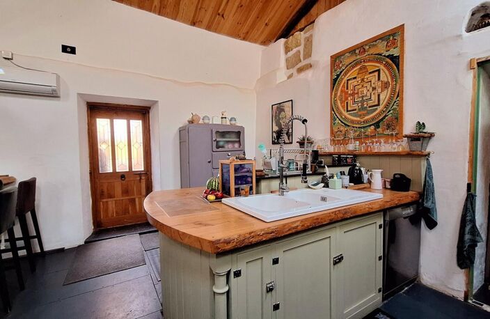 A vendre sur le secteur de Masseube: Charmante maison de caractère dans le Gers avec vues panoramiques et appartement moderne. A quelques minutes des écoles, du lac et plus encore. A voir absolument! — photo 2