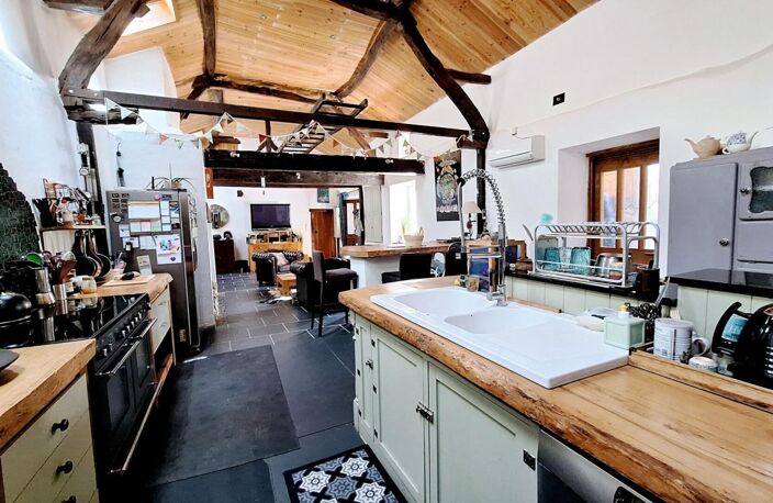 A vendre sur le secteur de Masseube: Charmante maison de caractère dans le Gers avec vues panoramiques et appartement moderne. A quelques minutes des écoles, du lac et plus encore. A voir absolument! — photo 3