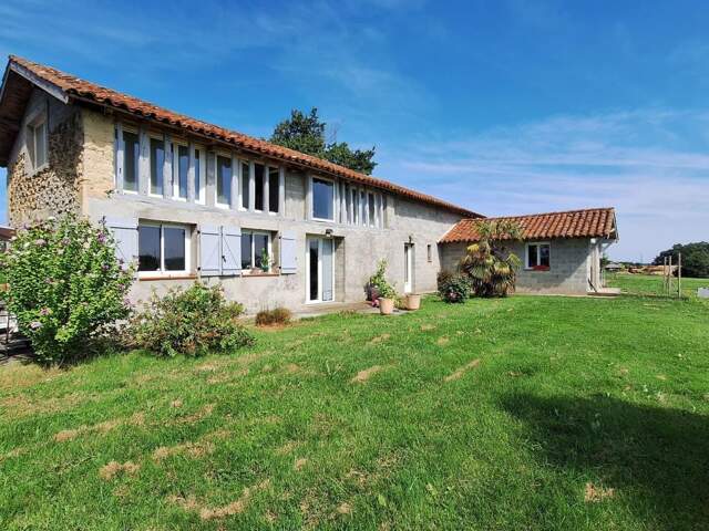 A vendre  dans le Gers, proche de Castelnau Magnoc: Maison individuelle avec vue sur les Pyrénées, dans la jolie campagne gersoise, sur un terrain de 18.151m² avec CU — photo du bien