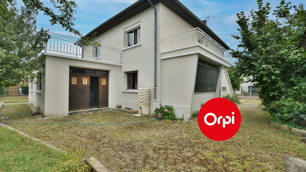 maison 6 pièces 228 m2 à vendre à Saint-Priest (69800)