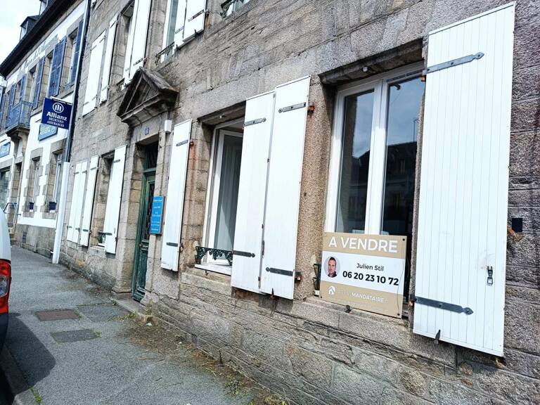 PONTIVY - APPARTEMENT T2 AVEC GARAGE PRIVATIF — photo 1
