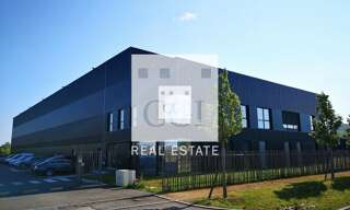 Commerce  2883 m² à louer à Genas (69740)