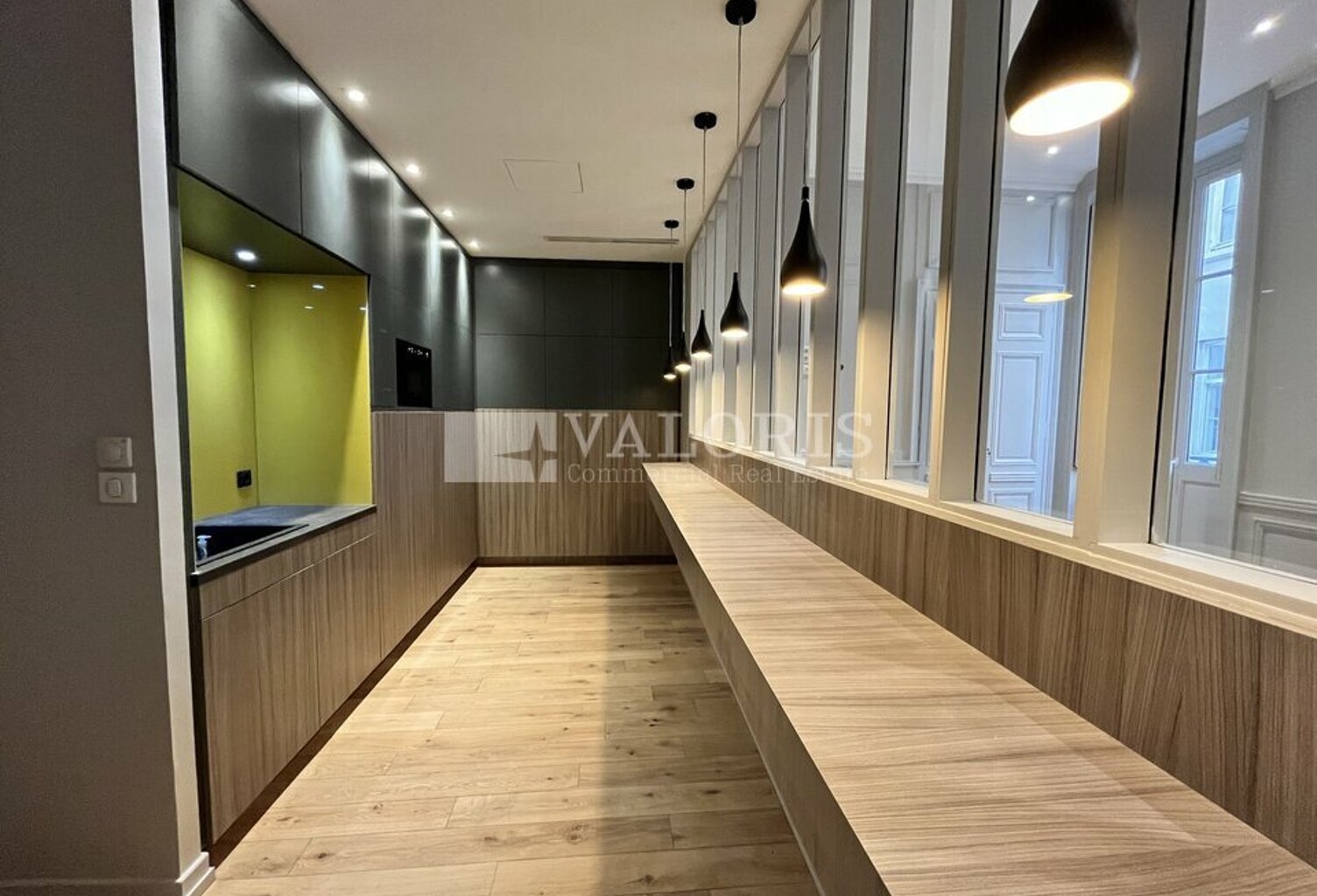 BUREAUX à LOUER — photo 1